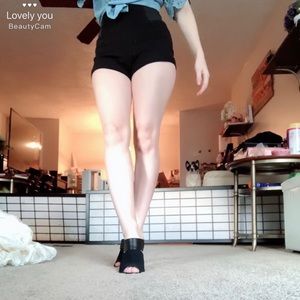 Adorable black shorts